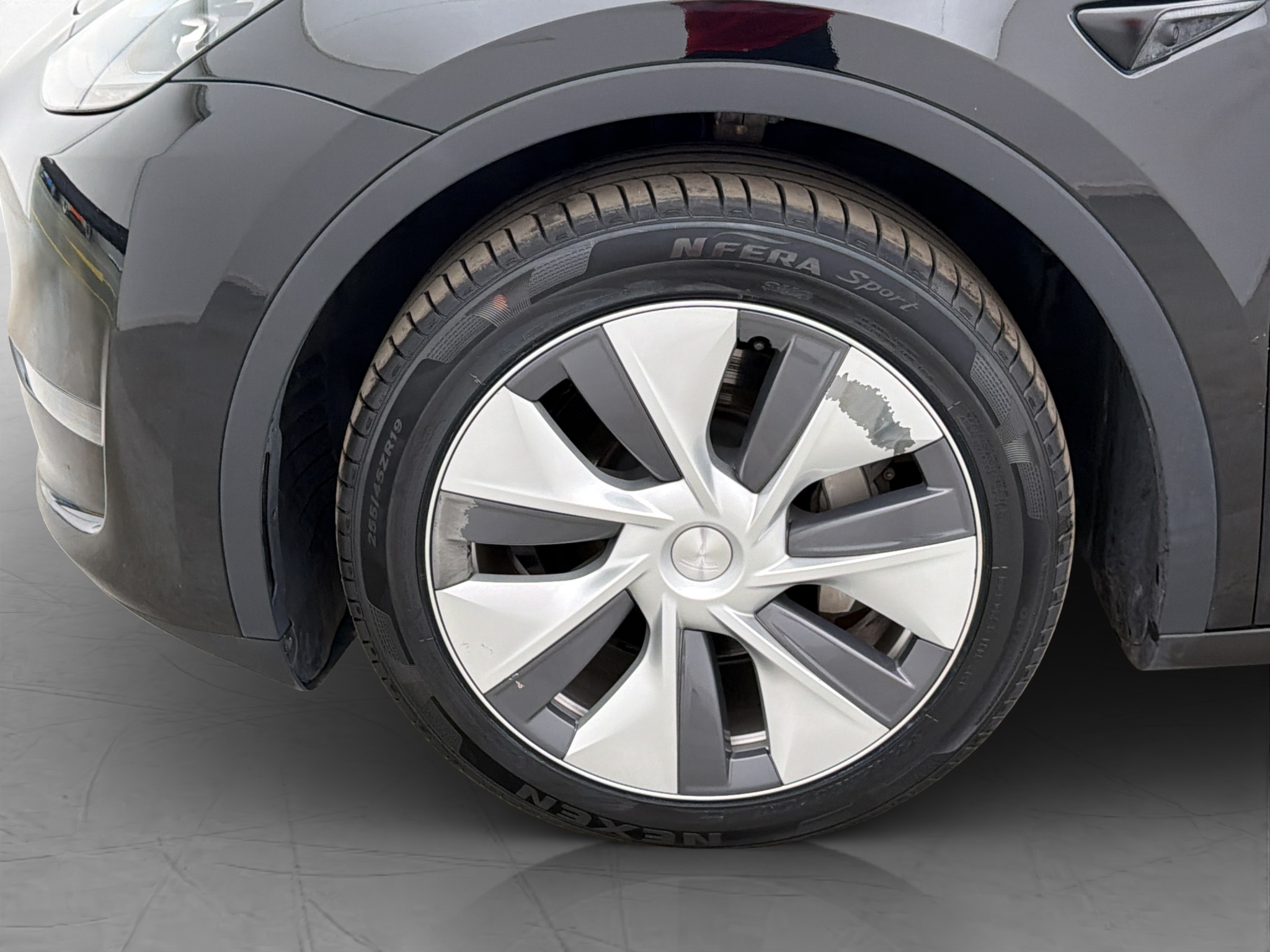 Tesla Model Y Long Range AWD, 514ps, 2024