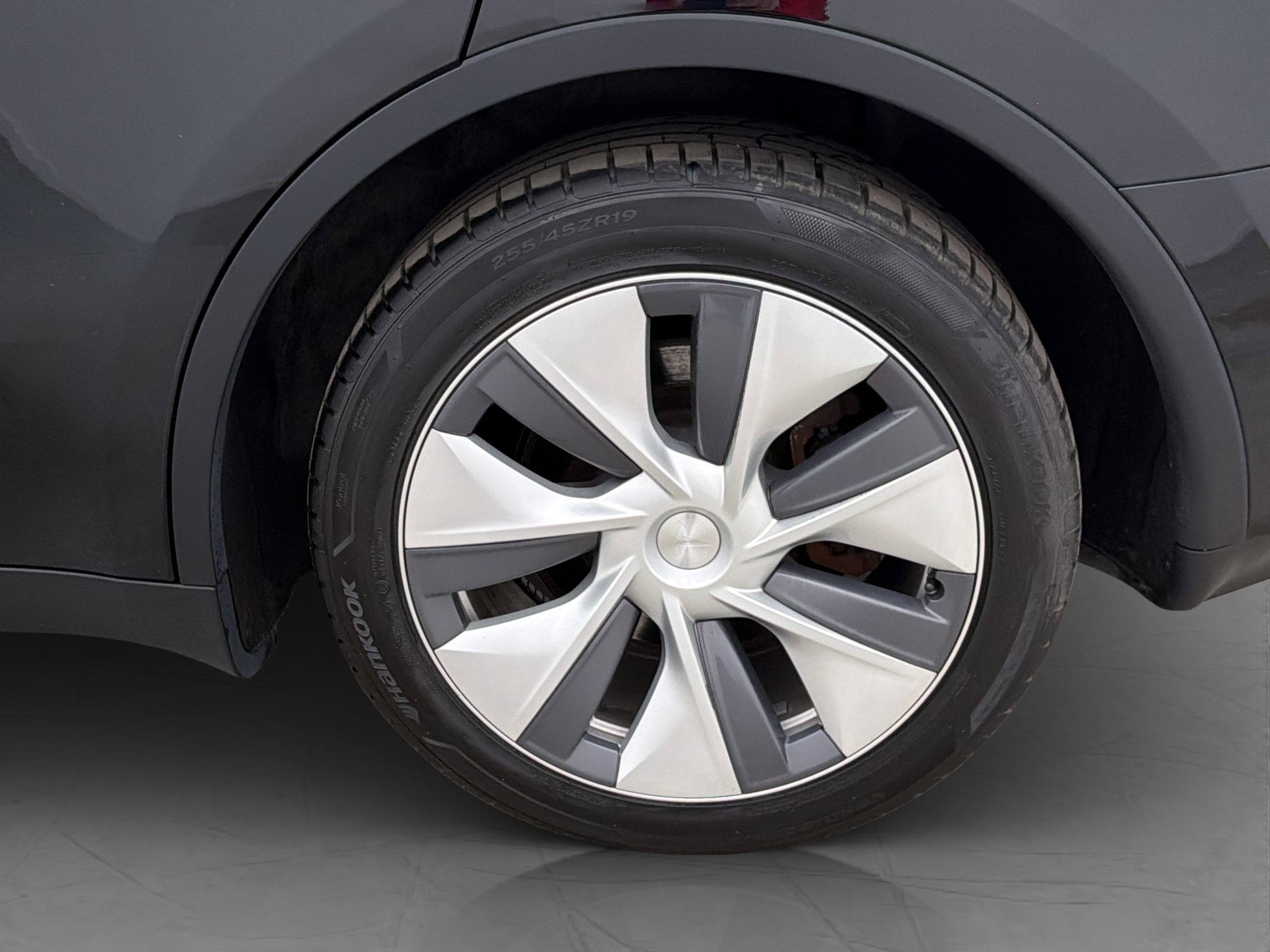 Tesla Model Y Long Range AWD, 514ps, 2024