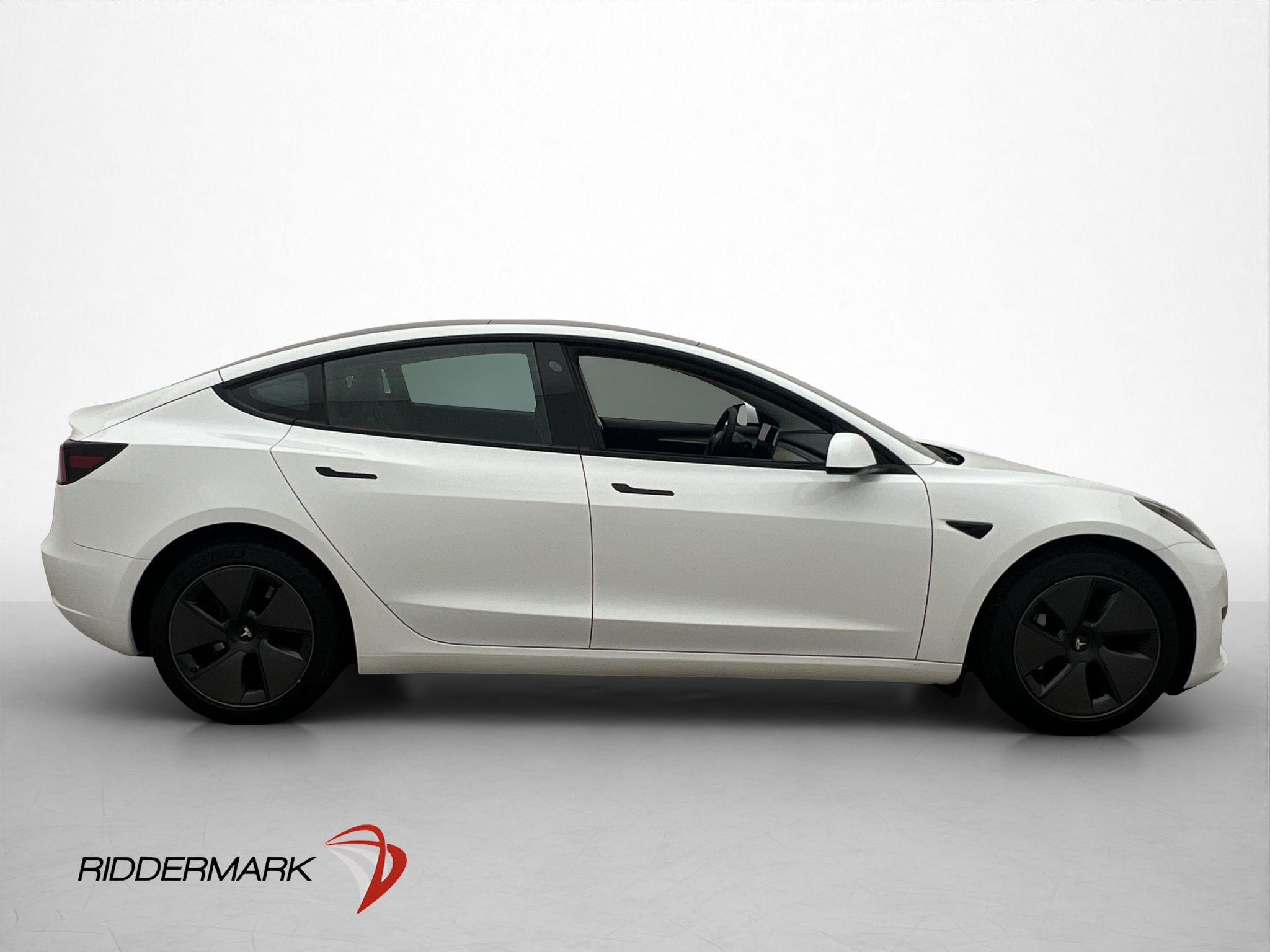 Tesla Model 3 Standard Range, 283hp, 2023
