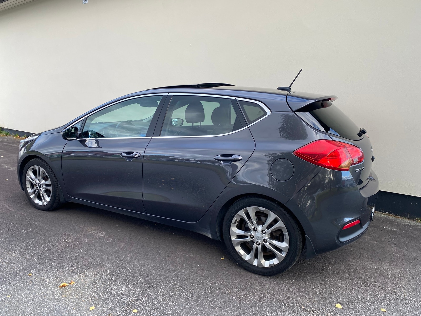Kia cee'd 1.6 CRDi Manual, 6-trins, 128ps, 2013