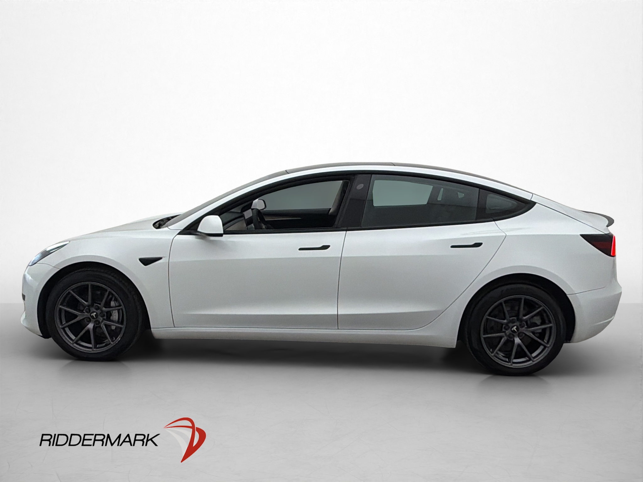 Tesla Model 3 Standard Range Plus, 325ps, 2021