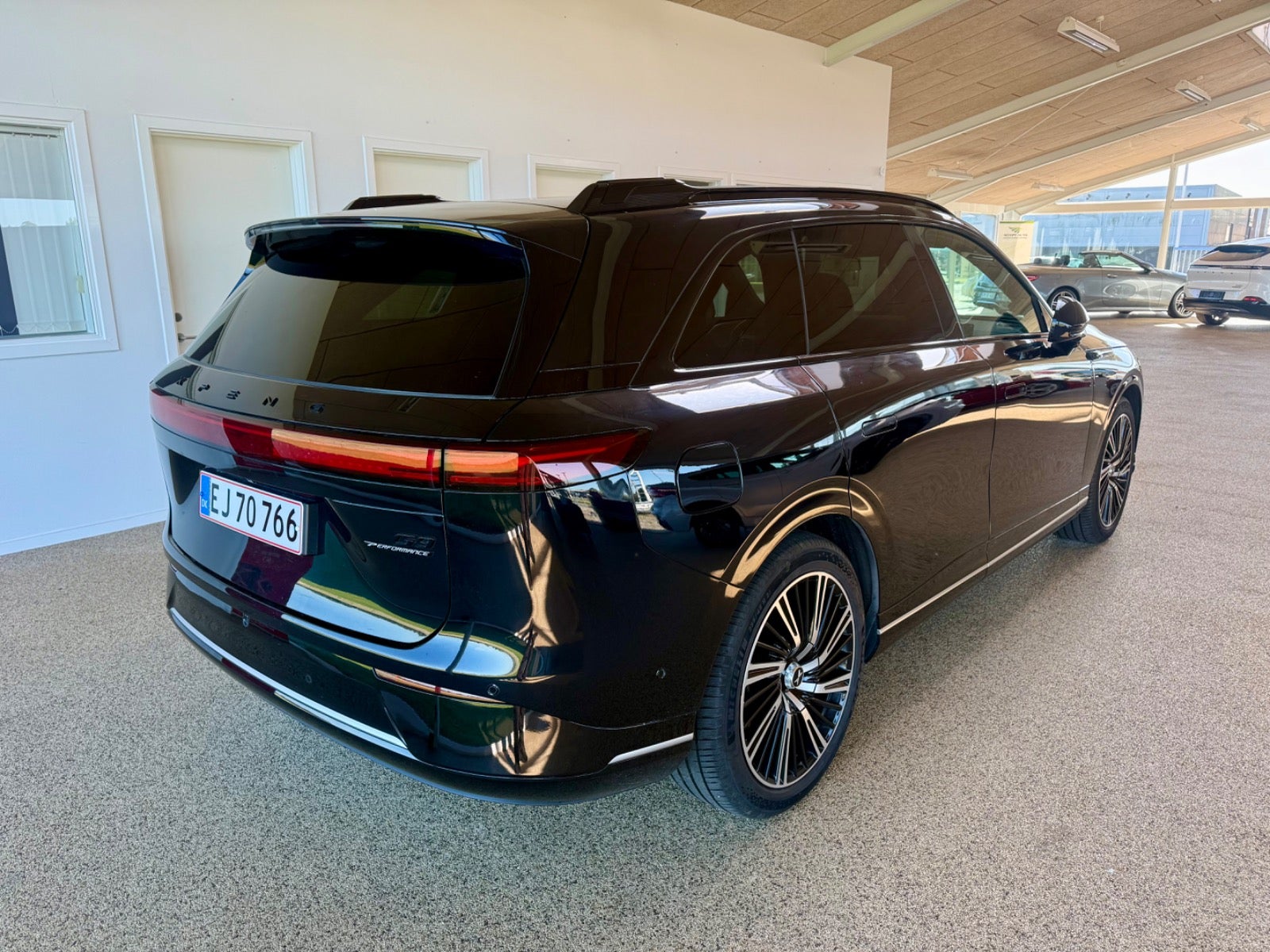 XPENG G9 Performance, 551hp, 2024
