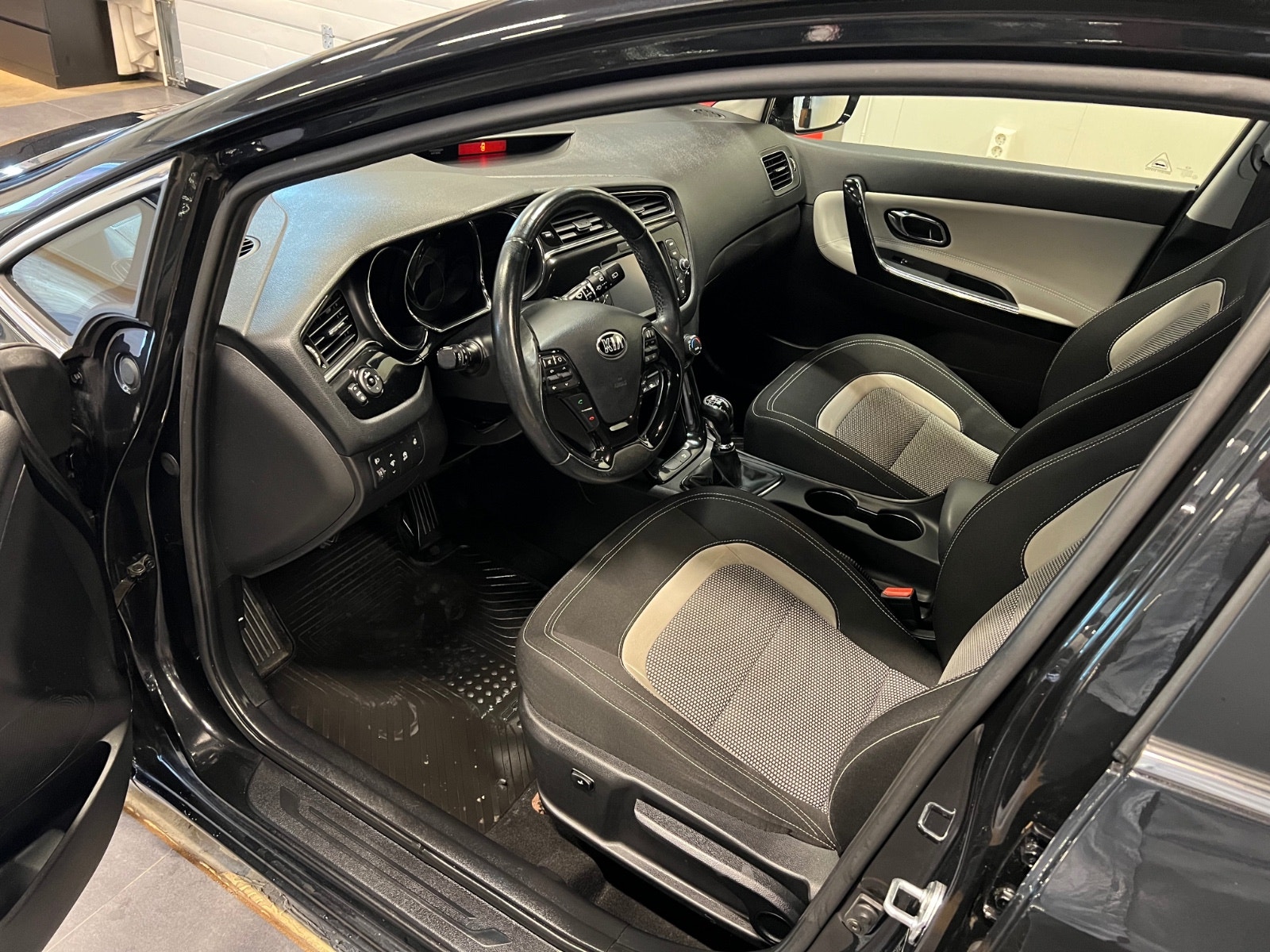Kia cee'd_sw 1.0 T-GDI Manual, 6-trins, 100ps, 2016