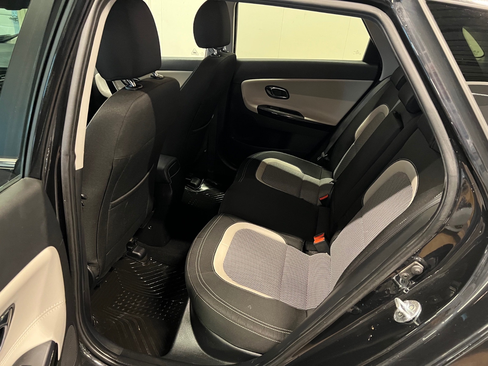 Kia cee'd_sw 1.0 T-GDI Manual, 6-trins, 100ps, 2016