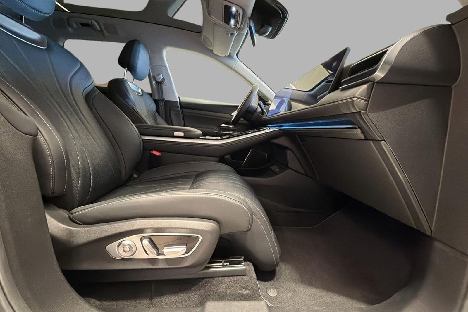 XPENG G9 Performance, 551ps, 2023