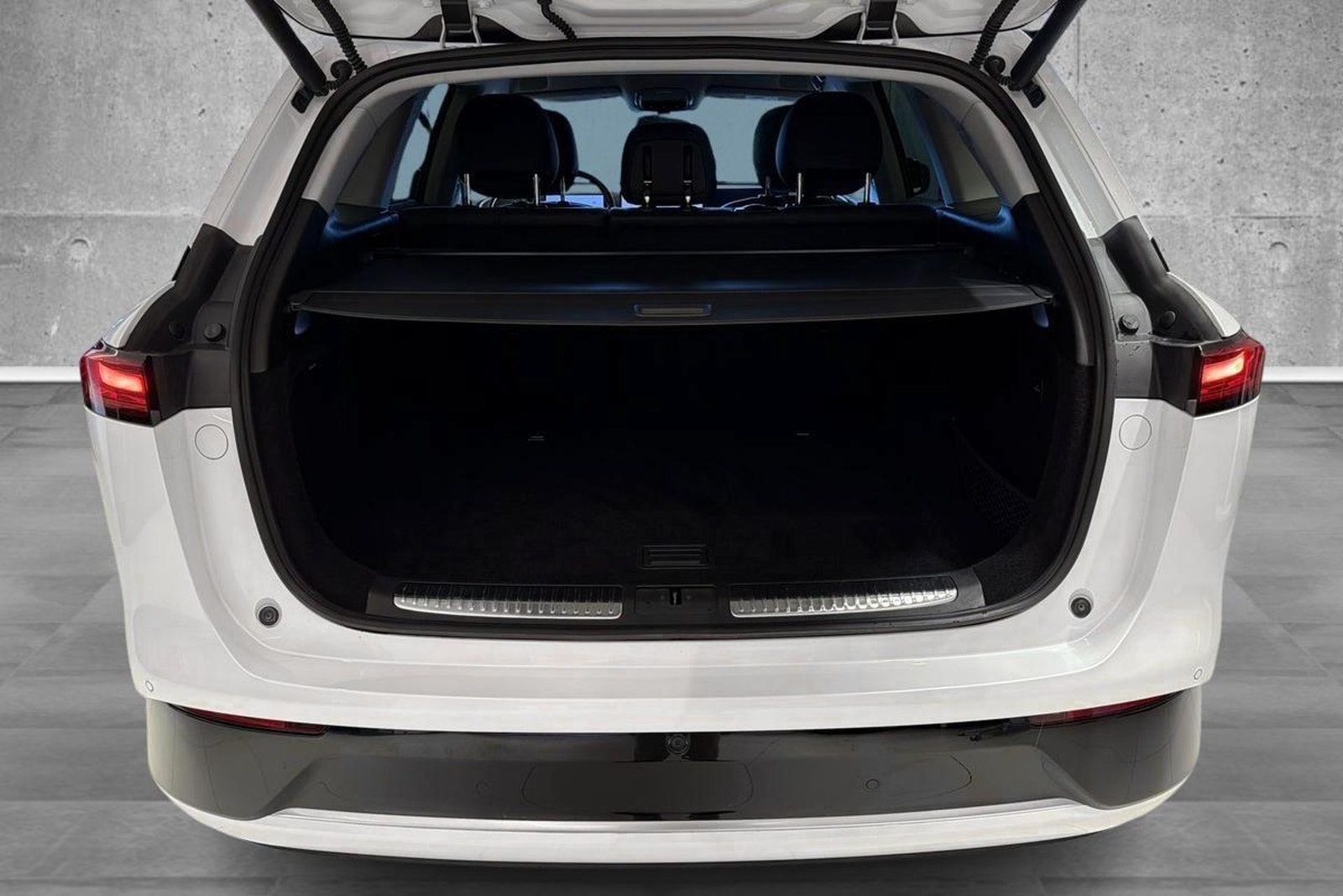 XPENG G9 Performance, 551ps, 2023
