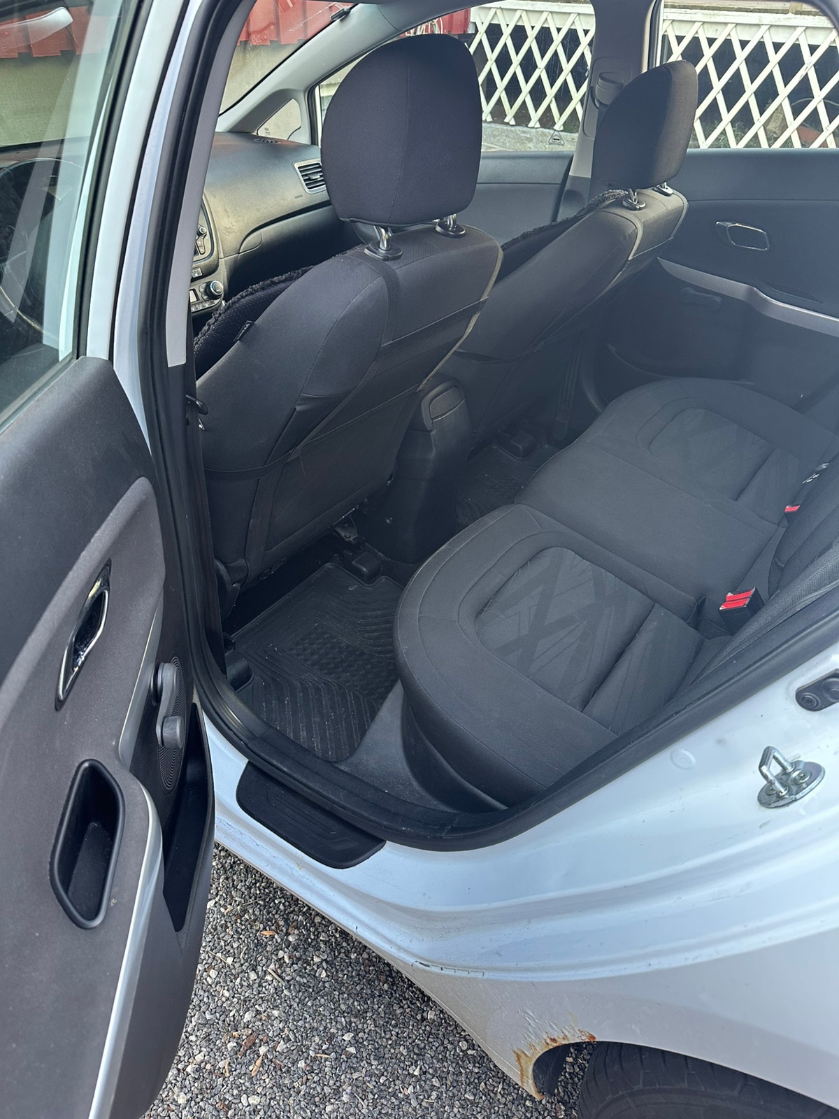 Kia cee'd 1.4 CVVT Manual, 6-trins, 99ps, 2014