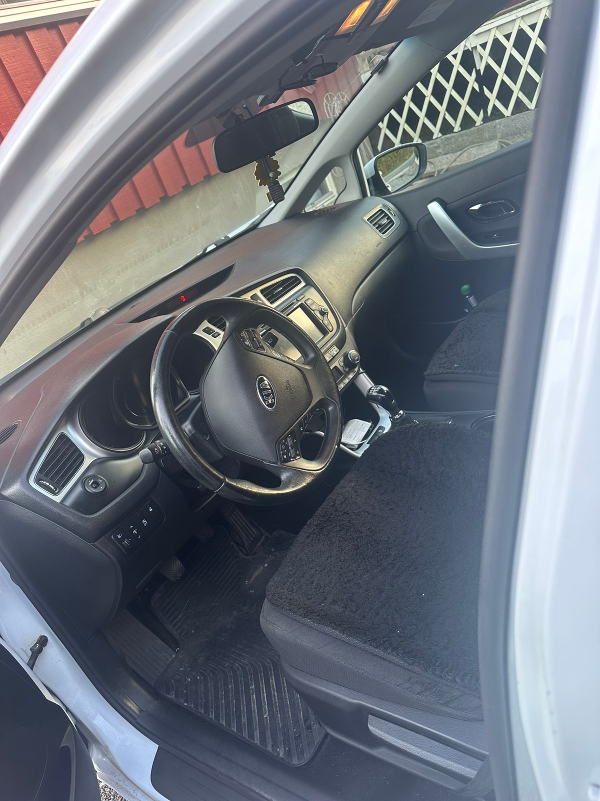 Kia cee'd 1.4 CVVT Manual, 6-trins, 99ps, 2014