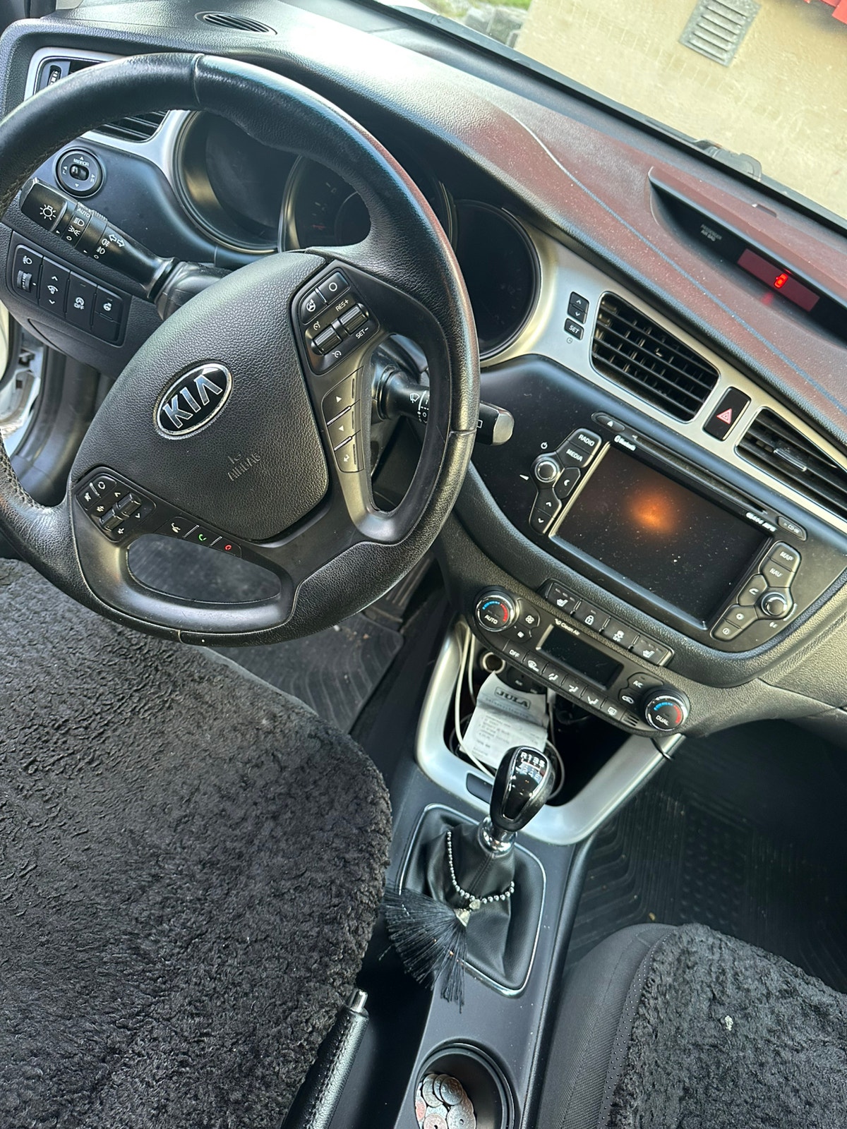 Kia cee'd 1.4 CVVT Manual, 6-trins, 99ps, 2014