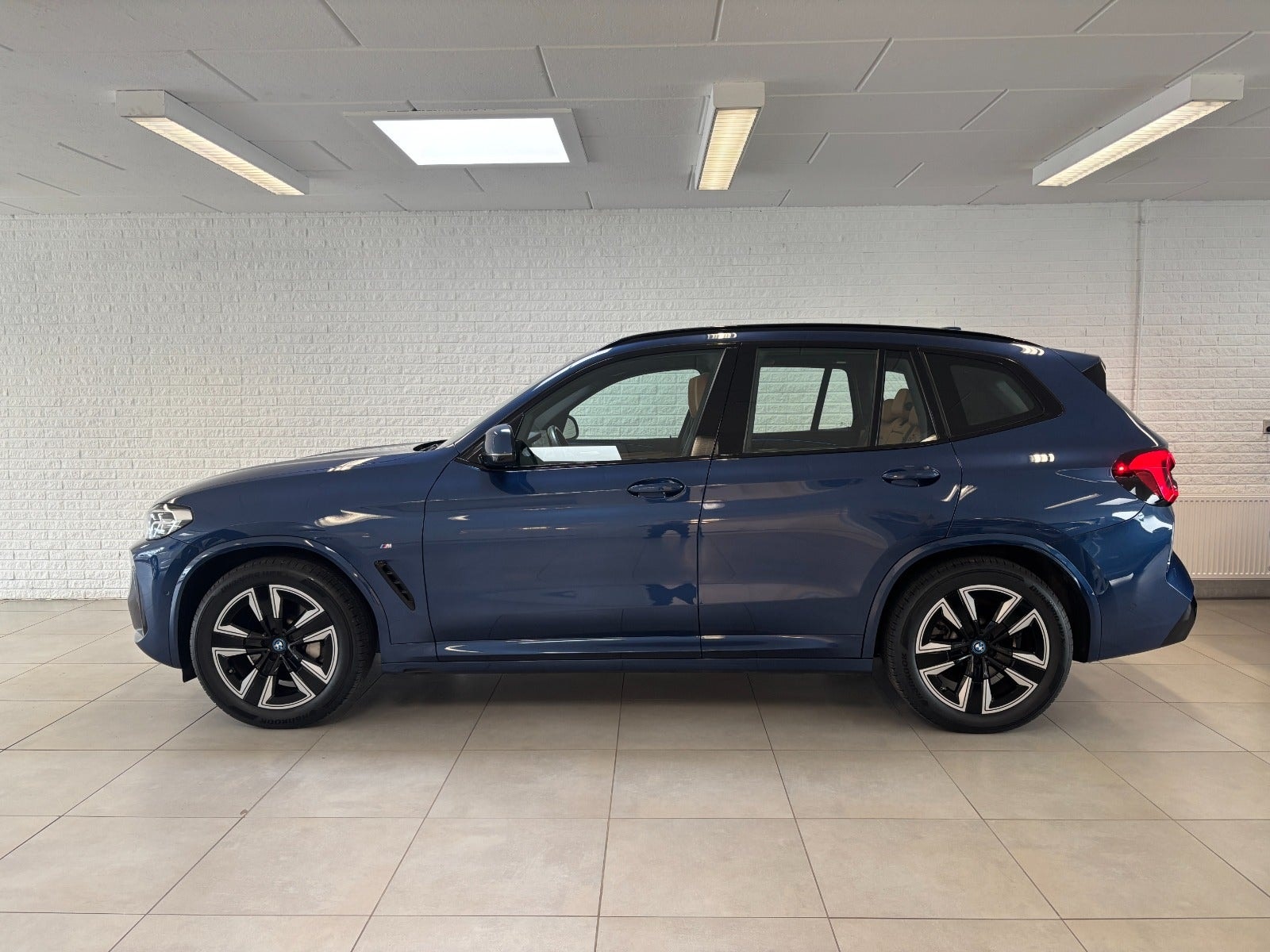 BMW iX3, 286hp, 2023