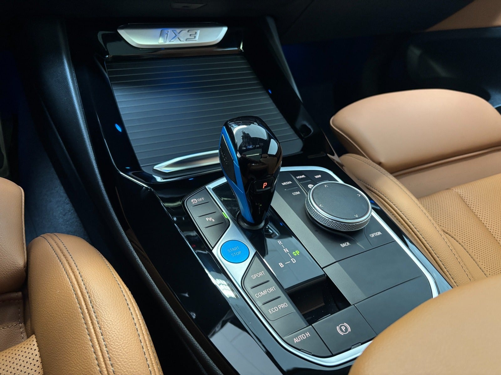 BMW iX3, 286hp, 2023