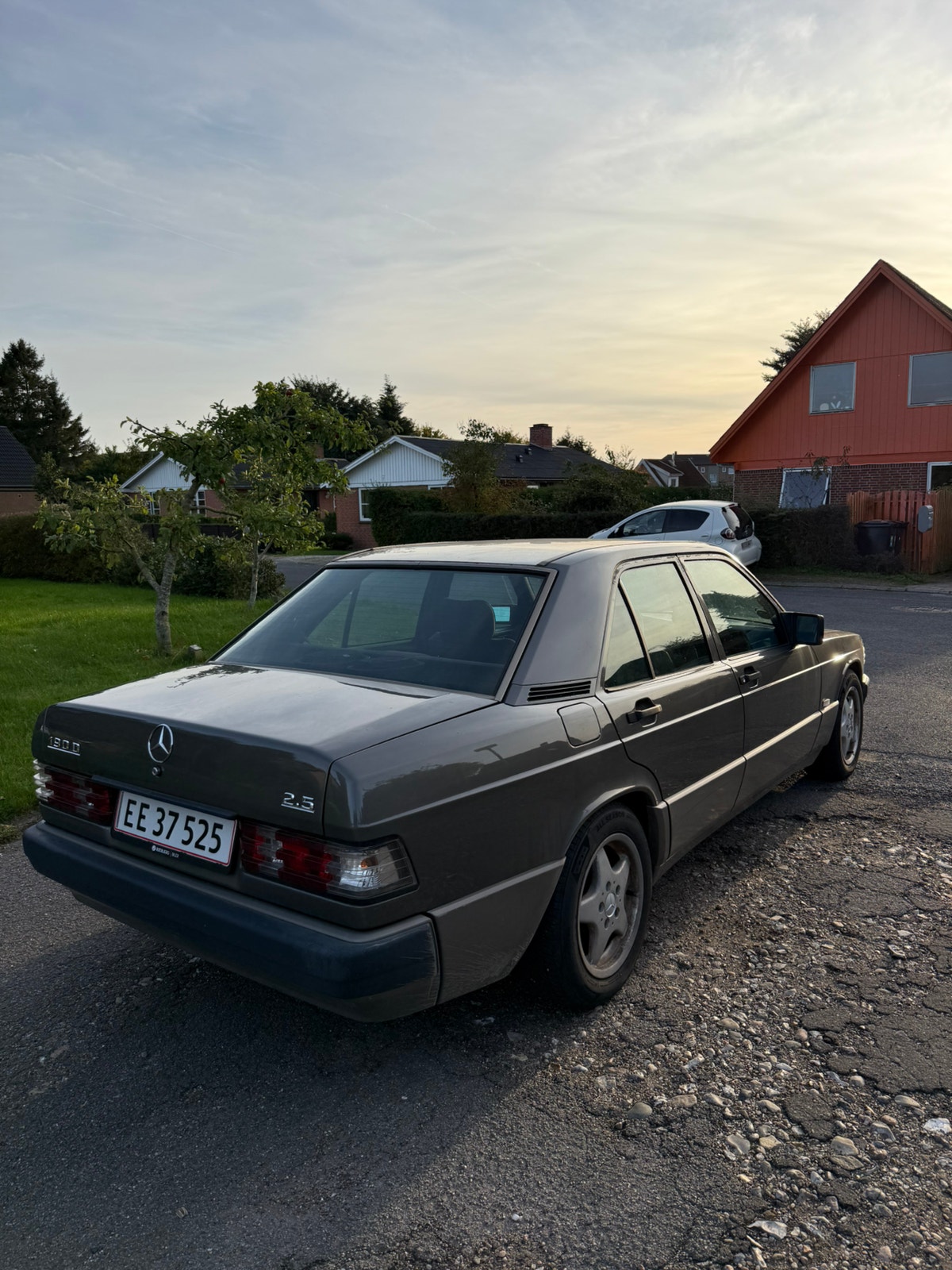 Mercedes-Benz 190 D 2.5 Manuell, 5-trinn, 90hk, 1990