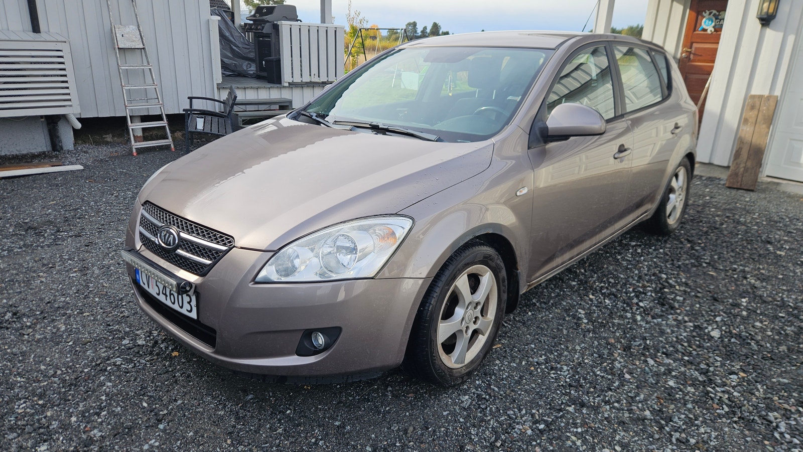 Kia cee'd 1.6 CRDi Manual, 5-trins, 90ps, 2009