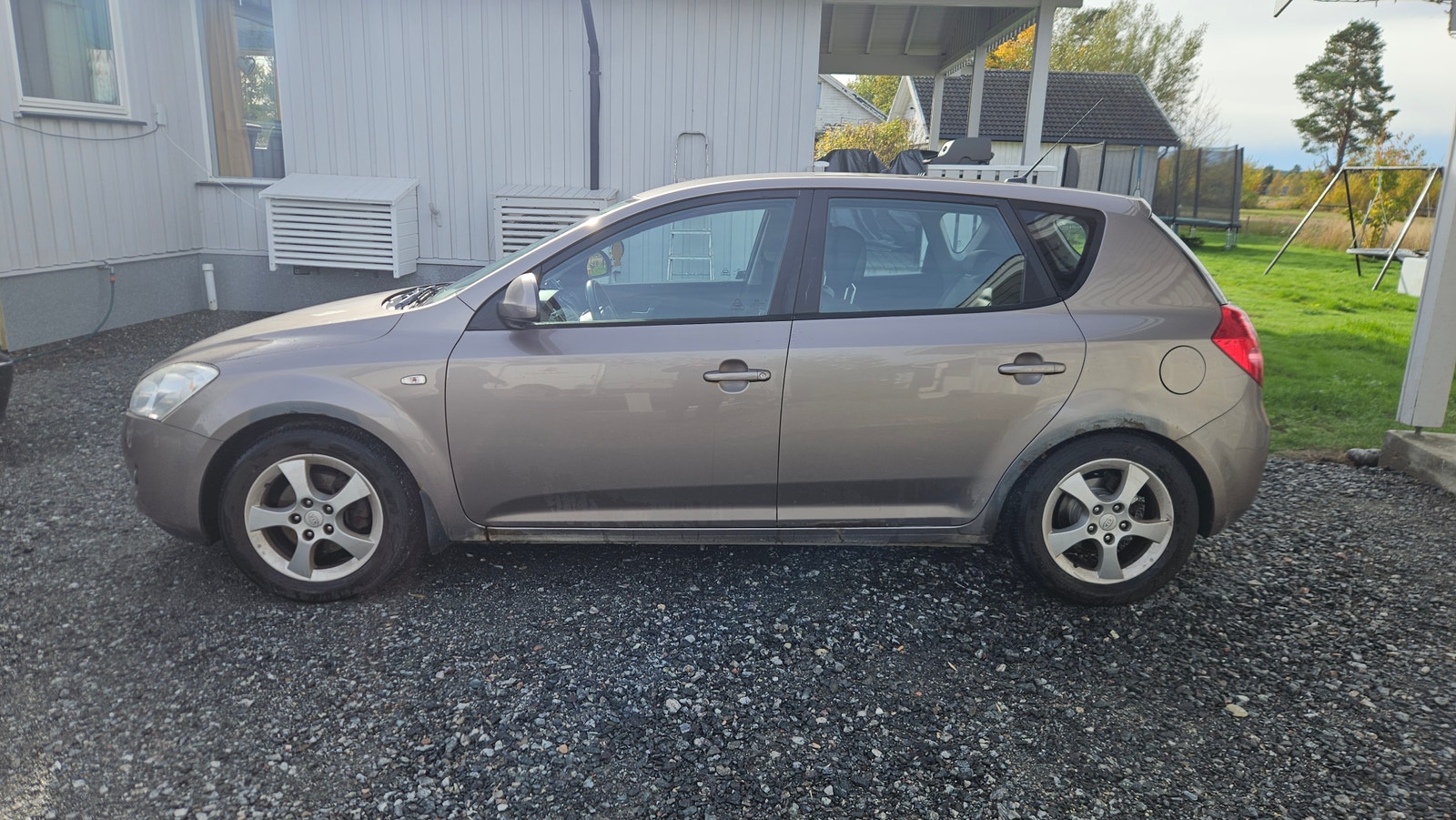 Kia cee'd 1.6 CRDi Manual, 5-trins, 90ps, 2009