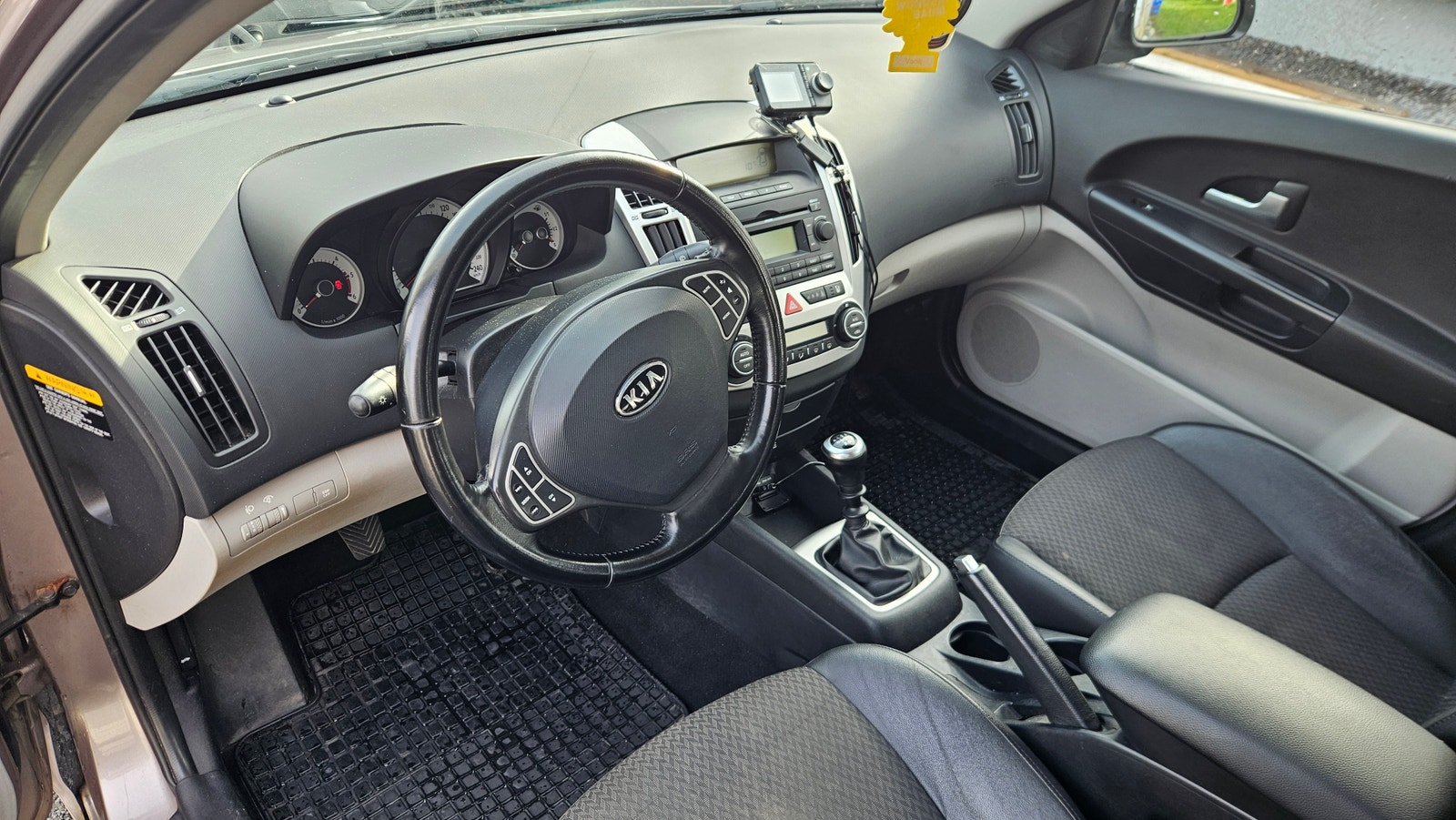 Kia cee'd 1.6 CRDi Manual, 5-trins, 90ps, 2009