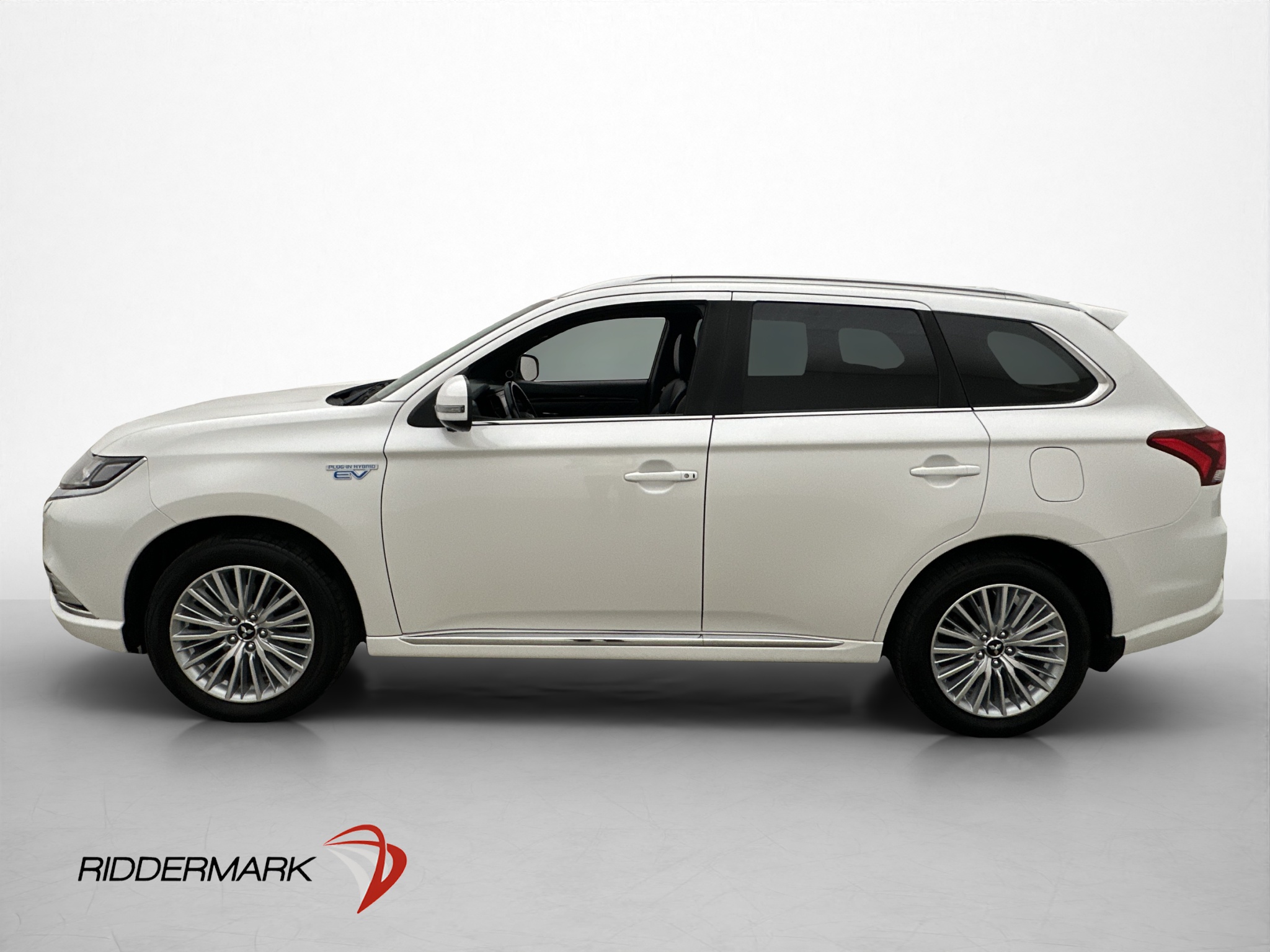 Mitsubishi Outlander PHEV CVT, 224hk, 2020