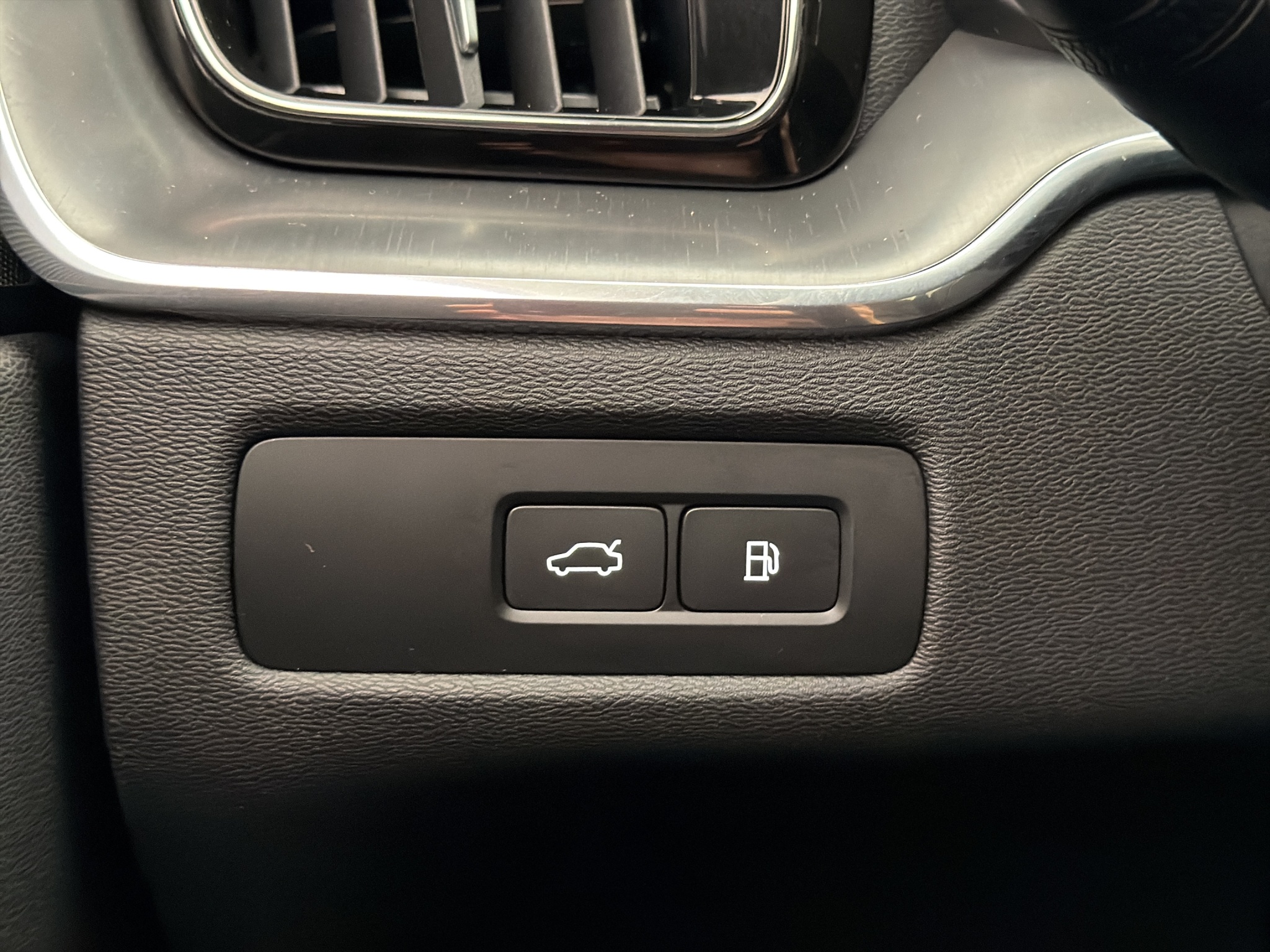 Volvo XC60 T6 Plug-In Hybrid AWD Geartronic, 350hk, 2025