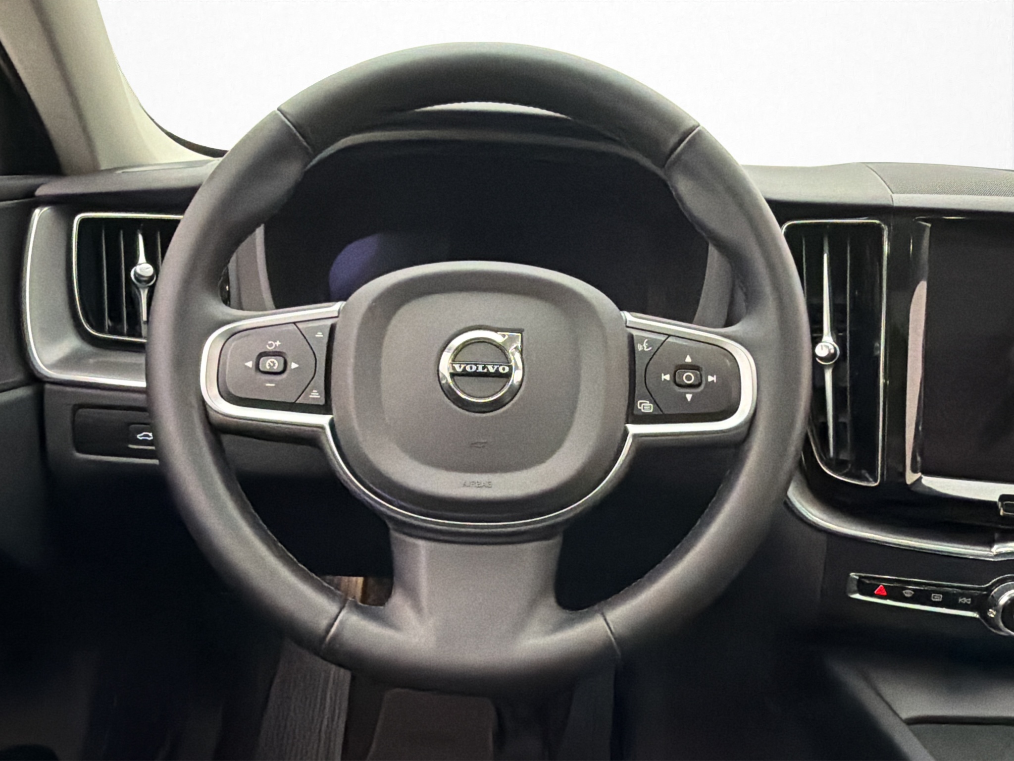 Volvo XC60 T6 Plug-In Hybrid AWD Geartronic, 350hk, 2025