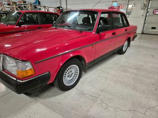 Volvo 240 2.3