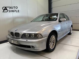 BMW 525i Sedan
