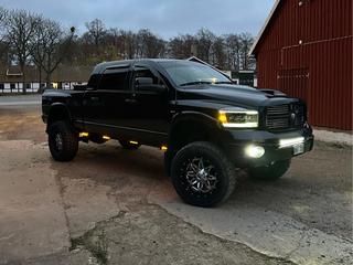 Dodge Ram 2500 Mega Cab 5.9 Cummins 4x4