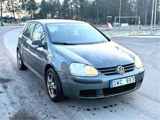 Volkswagen Golf 5D 1.6
