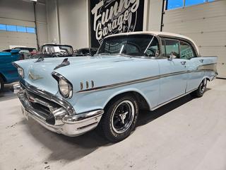 Chevrolet Bel Air Sport Sedan 4.3 V8