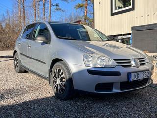 Volkswagen Golf 5D 1.6