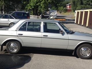 Mercedes-Benz 230