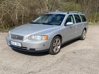 Volvo V70 2.4