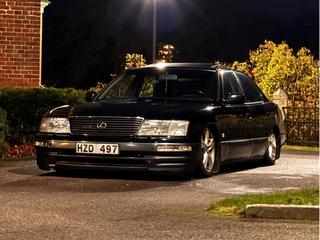 Lexus LS 400