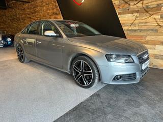 Audi A4 Sedan 2.0 TDI DPF quattro