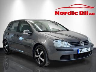 Volkswagen Golf 5D 1.6