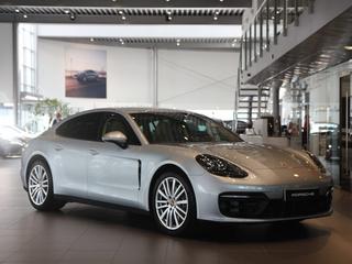 Porsche Panamera 4 E-Hybrid