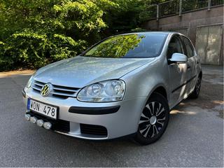 Volkswagen Golf 5D 1.6