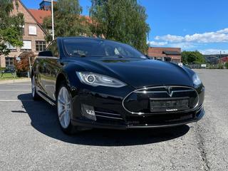 Tesla Model S 85