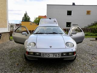 Porsche 928