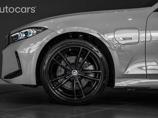 BMW 330e xDrive Touring