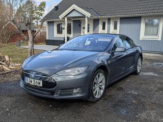 Tesla Model S 85