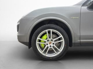 Porsche Cayenne 2016 YDZ874