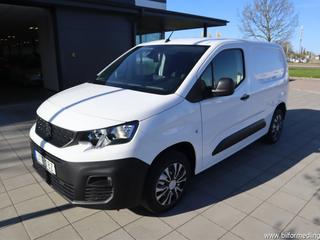 Peugeot Partner 1.5 BlueHDi Pro 130 hk Utökad Last 3 sit Drag Svensksåld 2021