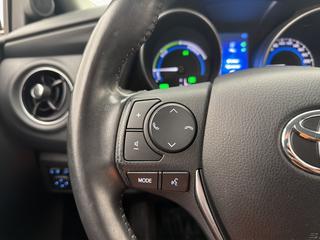 Toyota Auris 2017 YRZ581