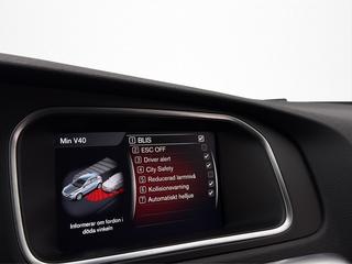 Volvo V40 Cross Country D3 Momentum Värmare Drag Kamera Navi