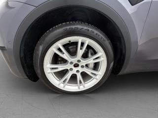 Tesla Model Y Long Range AWD Värmepump Pano Autopilot
