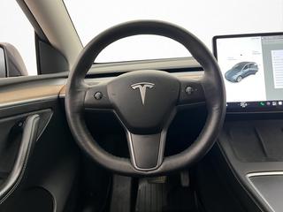 Tesla Model Y Long Range AWD 514h Drag Pano Värmepump