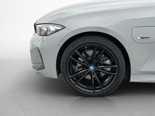 BMW 330e xDrive M Sport Wide HiFi Kamera Navi Halvskinn Drag