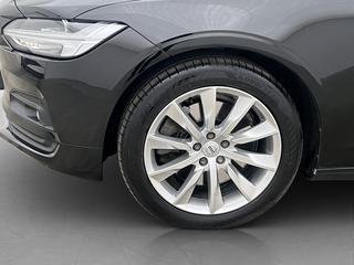 Volvo V90 B4 197hk Momentum BLIS Drag H/K Navi Kamera