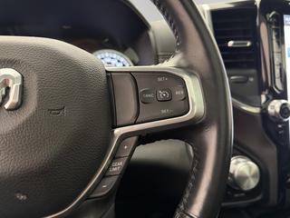Dodge RAM 1500 Laramie Night 5.7 4x4 Drag Luft Pano H/K Moms