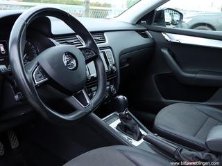 Skoda Octavia Combi 2.0 TDI Aut S/V-hjul Nybytt kamrem 2016