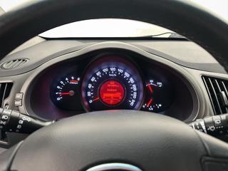 Kia Sportage 2.0 AWD 184hk Pano M&K-Värmare Navi Skinn